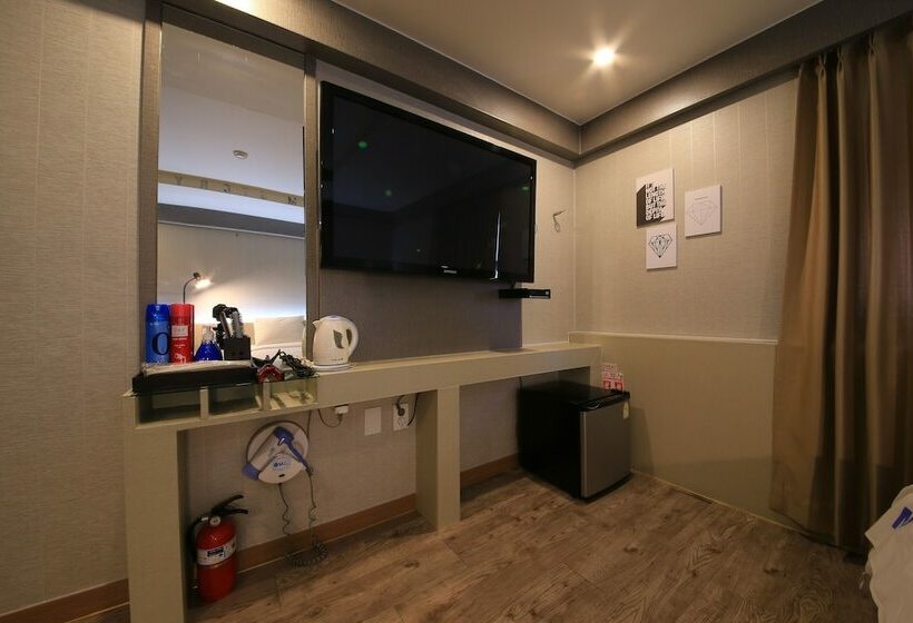 Standard Room, M Story