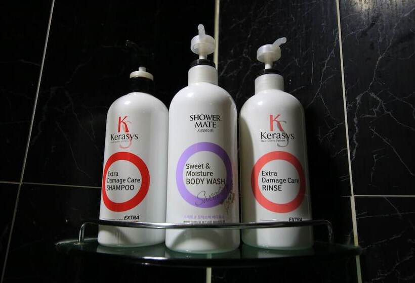 Deluxe Room, M Story