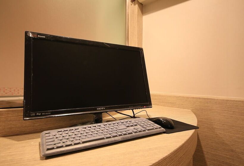 Deluxe Room, M Story