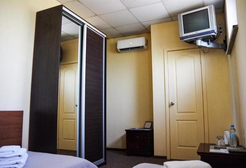 اتاق اکونومی, Marinara