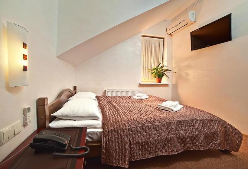 اتاق اکونومی, Marinara