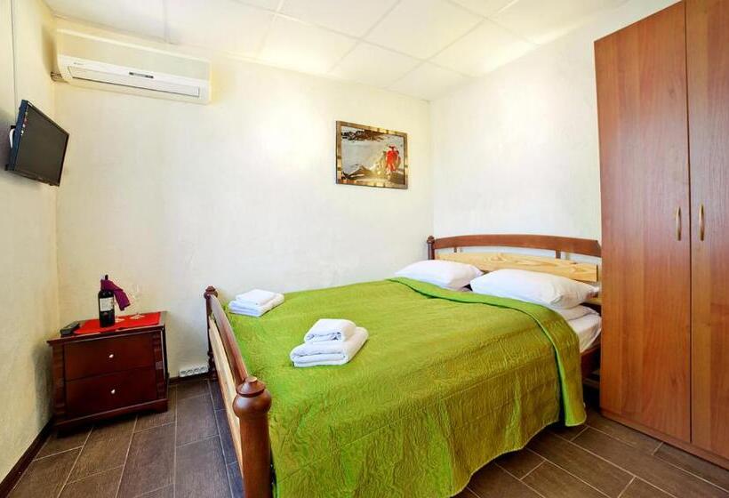 اتاق استاندارد با سرویس بهداشتی مشترک, Marinara