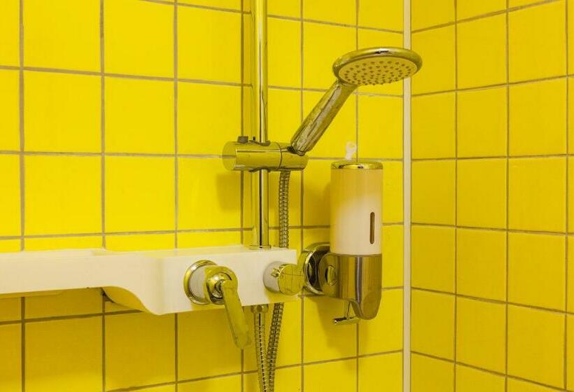 غرفة قياسية فردية, Newport