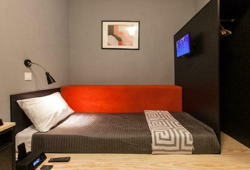 غرفة قياسية فردية, Newport