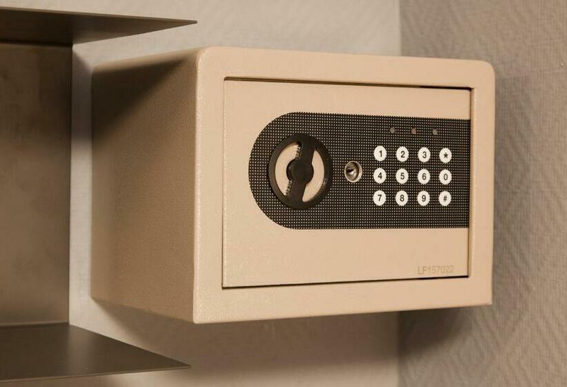 غرفة أساسية, Newport