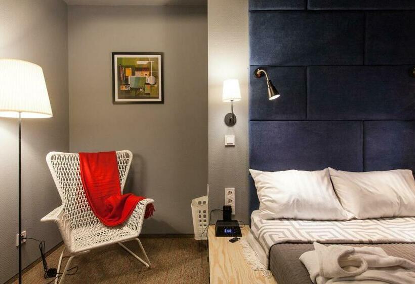 غرفة أساسية, Newport