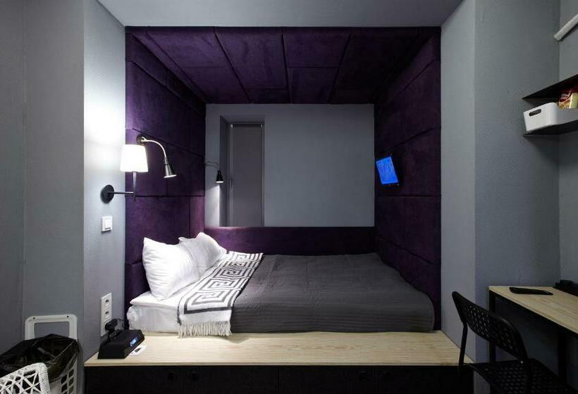 غرفة أساسية, Newport