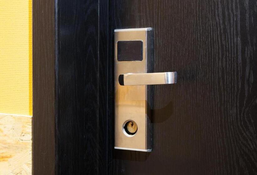 غرفة أساسية, Newport