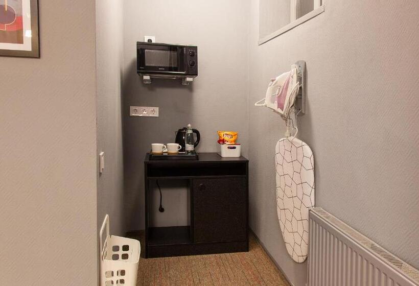 شقة غرفة واحدة, Newport