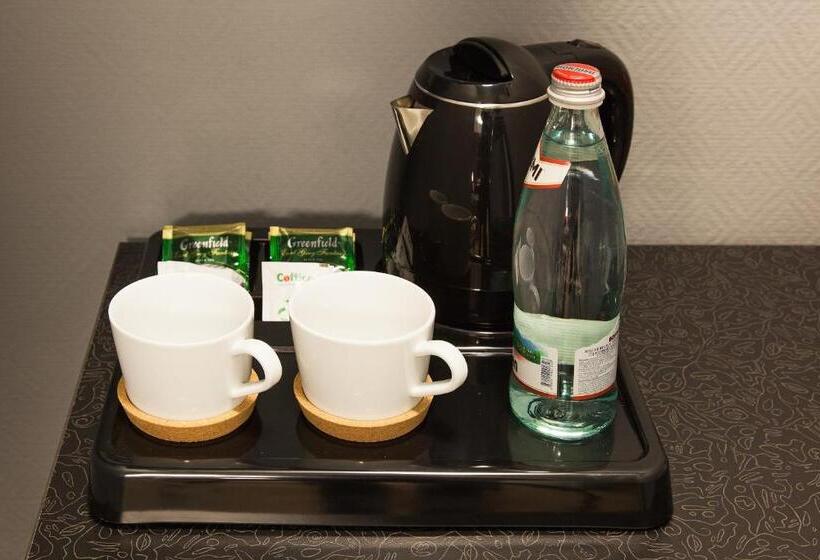 غرفة قياسية, Newport