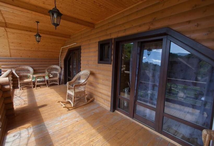 اتاق استاندارد چهار تخته, Oasis Karpat