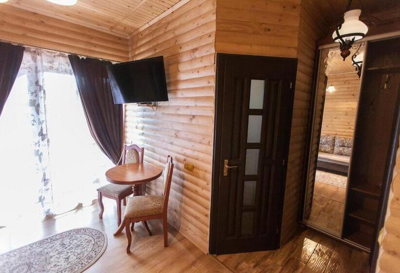 اتاق استاندارد چهار تخته, Oasis Karpat