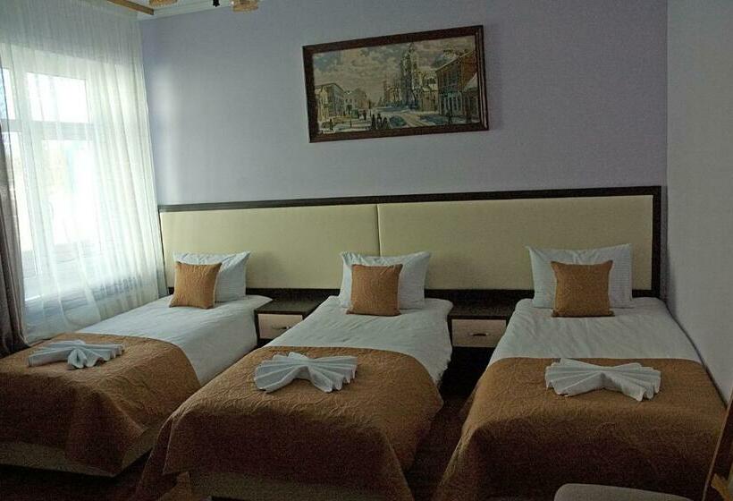 스탠다드 트리플 룸, Pysanka