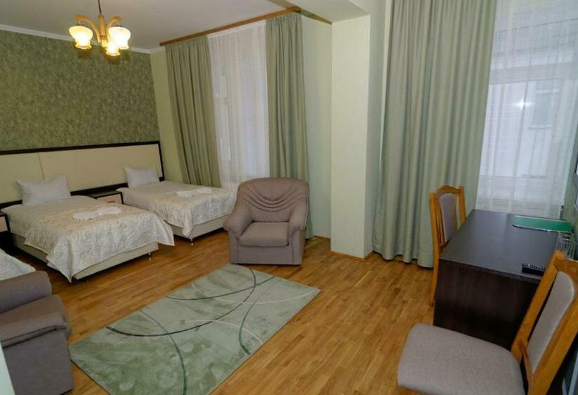 스탠다드 트리플 룸, Pysanka