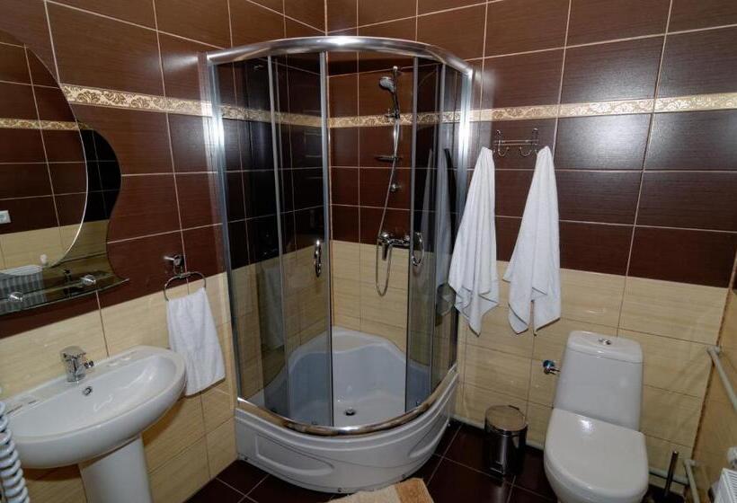 주니어 스위트, Pysanka