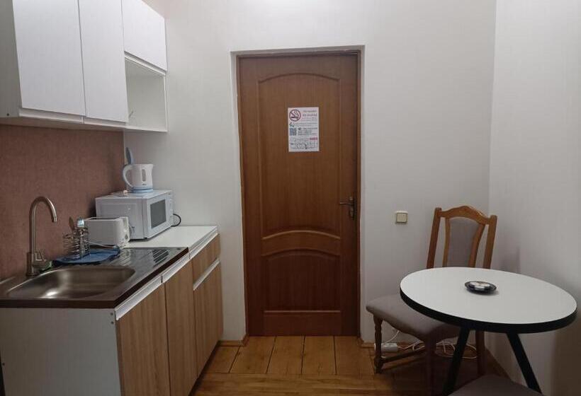 주니어 스위트, Pysanka