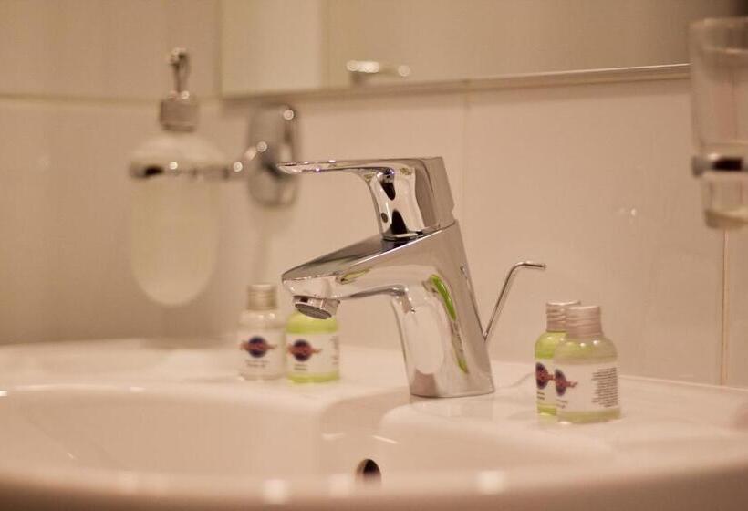 اتاق استاندارد, Road Star