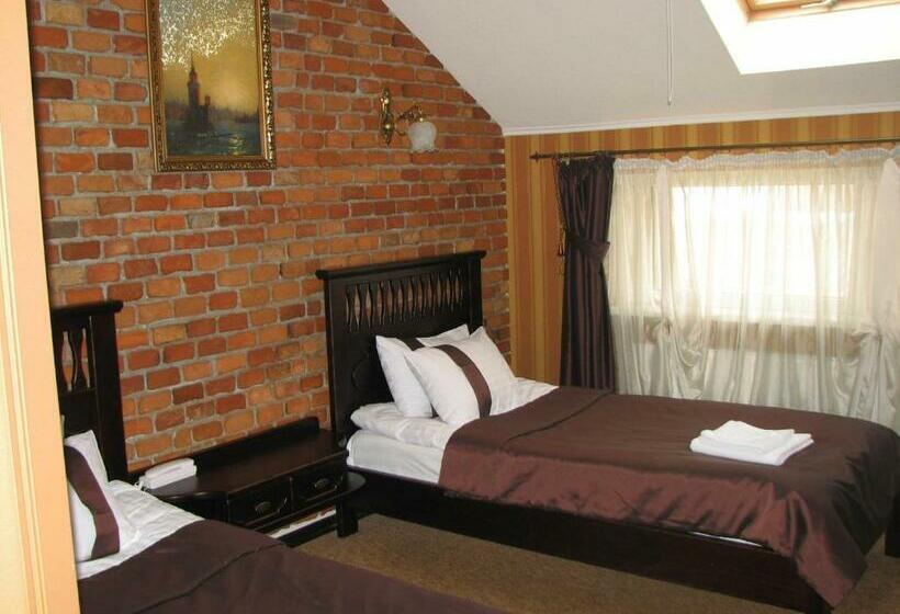 اتاق لوکس با چشمانداز دریاچه, Sapsan