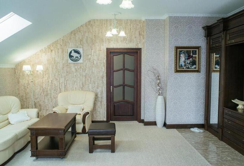 Suite with lake view, Sapsan