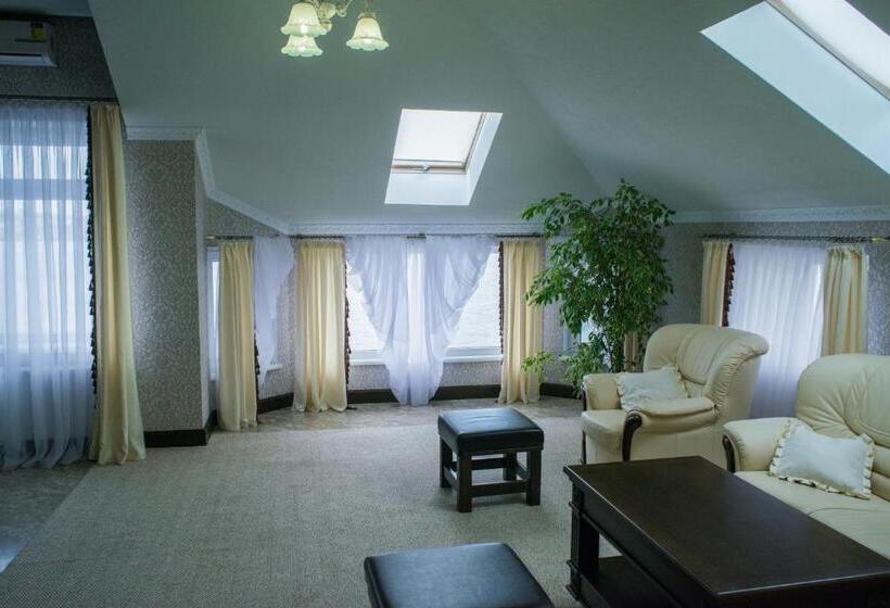 Suite with lake view, Sapsan