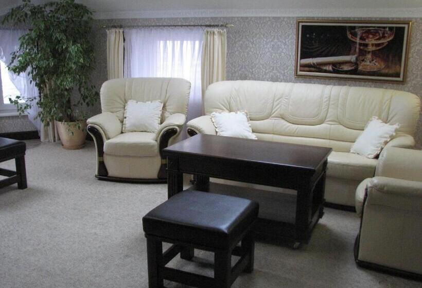 Suite with lake view, Sapsan