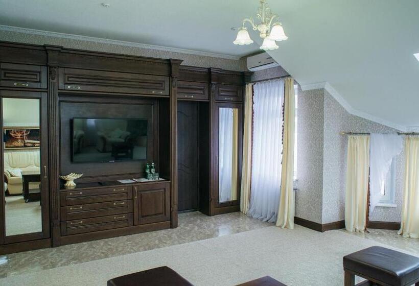 Suite with lake view, Sapsan
