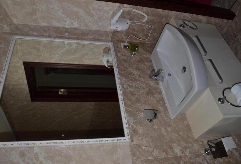 Comfort room with lake view, Sapsan