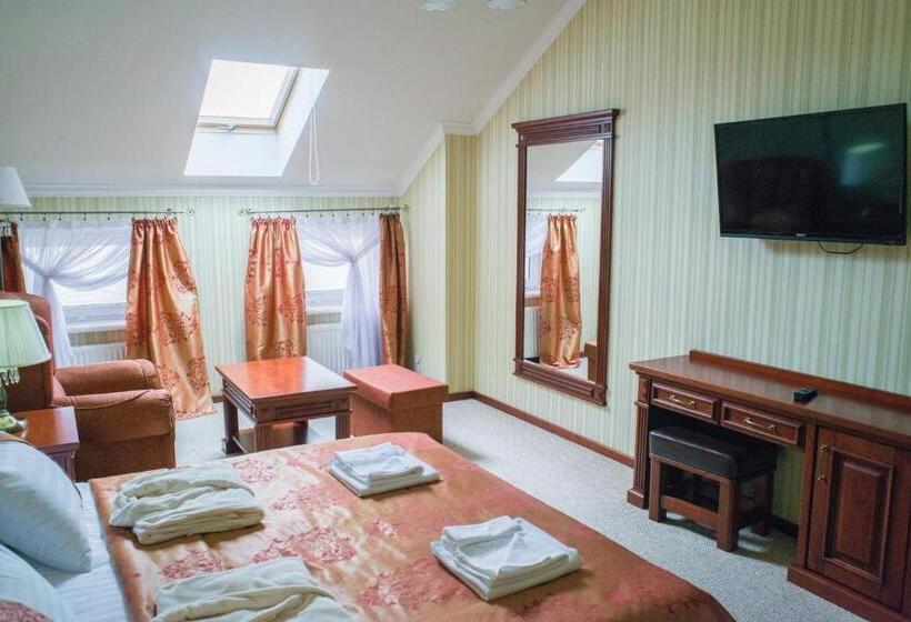 Comfort room with lake view, Sapsan