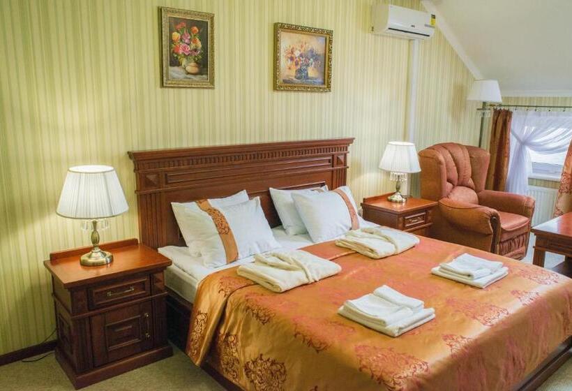 Comfort room with lake view, Sapsan