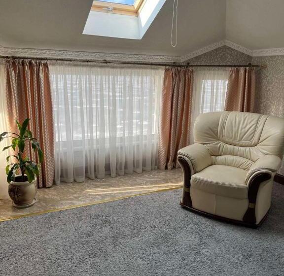 Suite with lake view, Sapsan