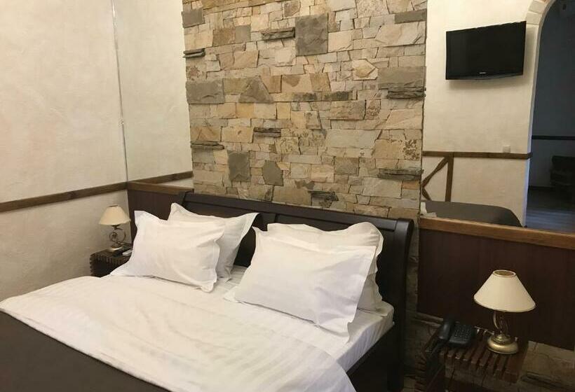 استودیوی استاندارد, Spa Hotel Myslyvskiy Dvir