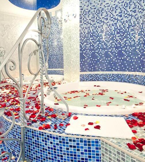 سوئیت با تخت بزرگ, Style