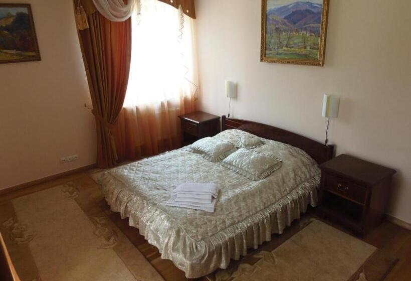 سوییت با چشم‌انداز کوه, Tourist Complex Karina