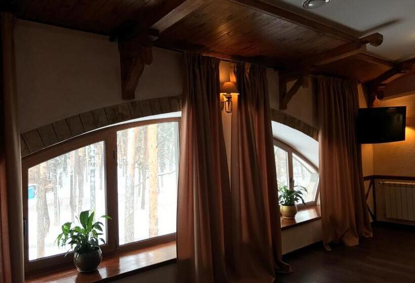 استودیوی لوکس, Spa Hotel Myslyvskiy Dvir