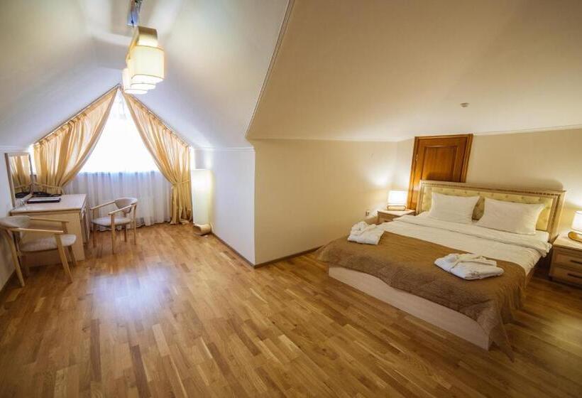 اتاق پنت هاوس, Svityaz Resort
