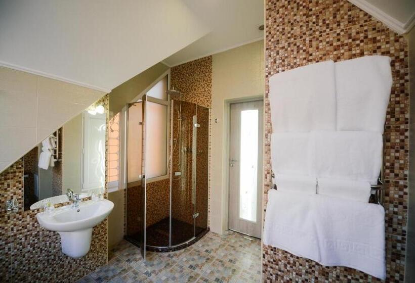 סוויטת ג'וניור משפחתית, Svityaz Resort