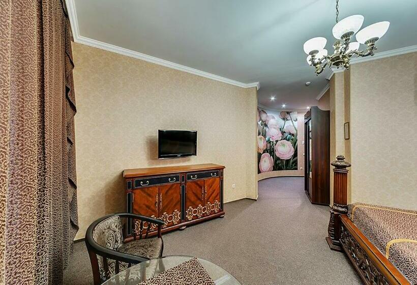 سوییت, Venecia Hotel & Spa