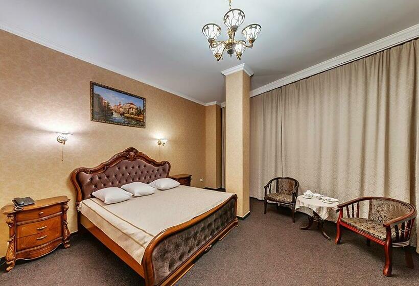 سوییت, Venecia Hotel & Spa