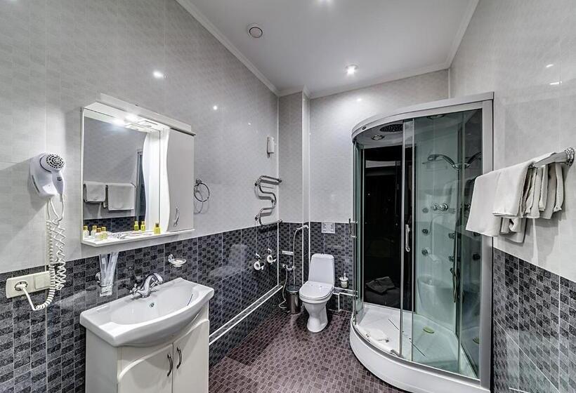 سوییت جونیور, Venecia Hotel & Spa