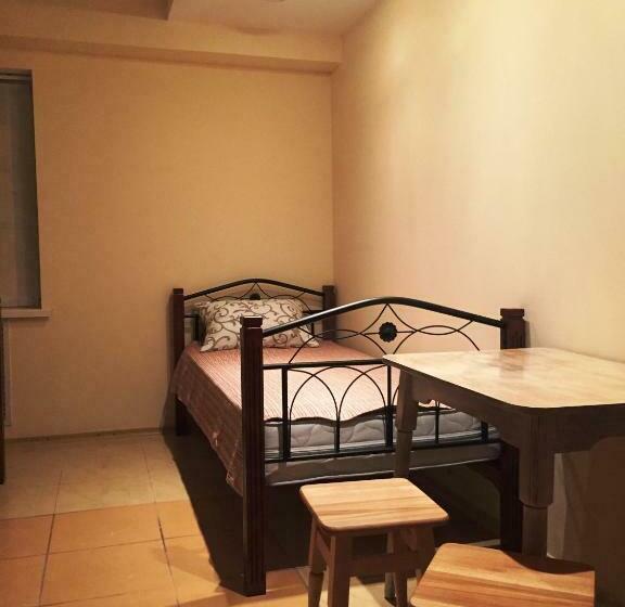 اتاق کلاسیک سه تخته, Westend Hostel Kyiv