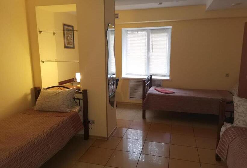 اتاق کلاسیک سه تخته, Westend Hostel Kyiv