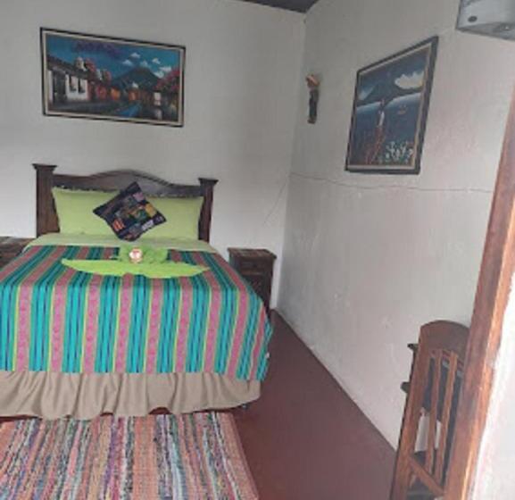 اتاق استاندارد, Francisco S La Merced