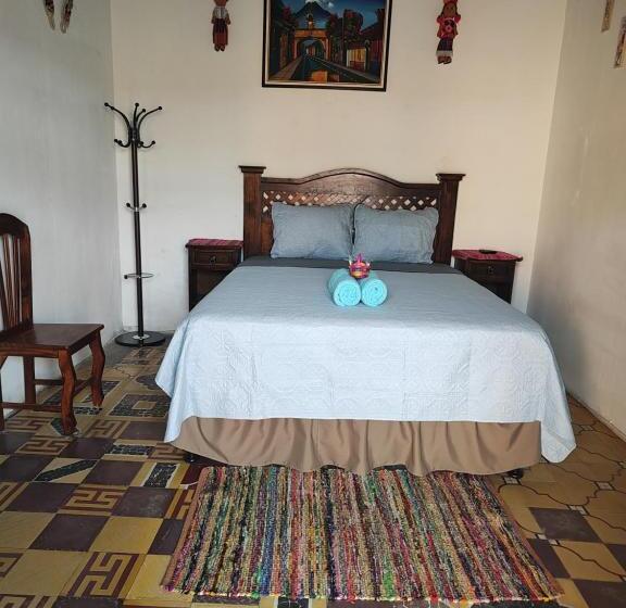 اتاق استاندارد, Francisco S La Merced