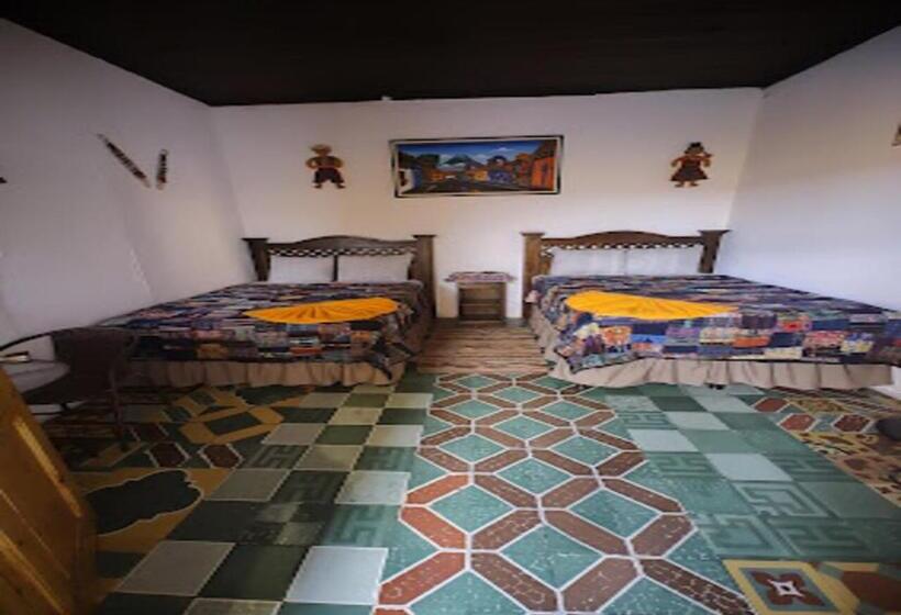 اتاق استاندارد چهارنفره با سرویس بهداشتی مشترک, Francisco S La Merced