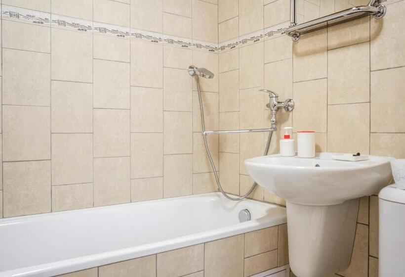 غرفة قياسية ثلاثية, Konopiště Nová Myslivna