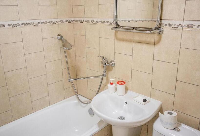 غرفة قياسية ثلاثية, Konopiště Nová Myslivna