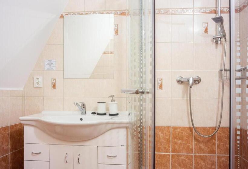 غرفة عائلية, Konopiště Nová Myslivna