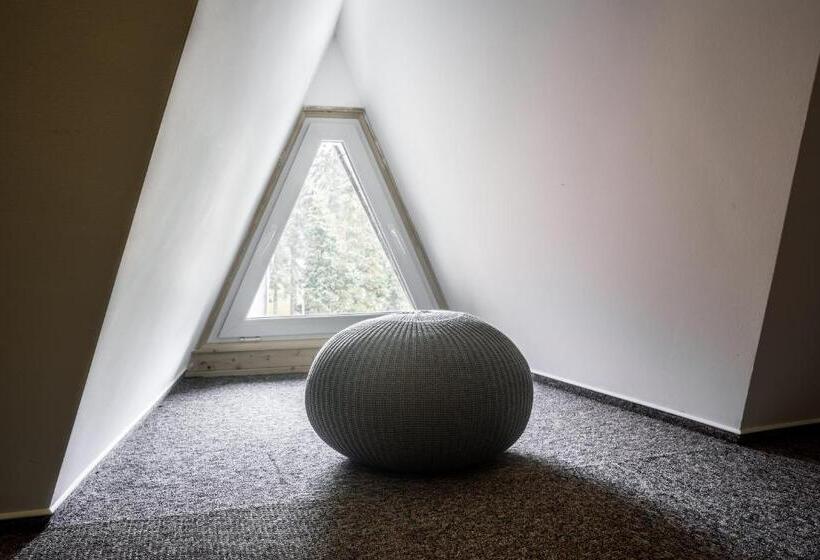 غرفة قياسية رباعية, Konopiště Nová Myslivna