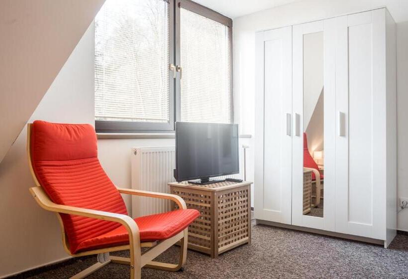 غرفة قياسية, Konopiště Nová Myslivna