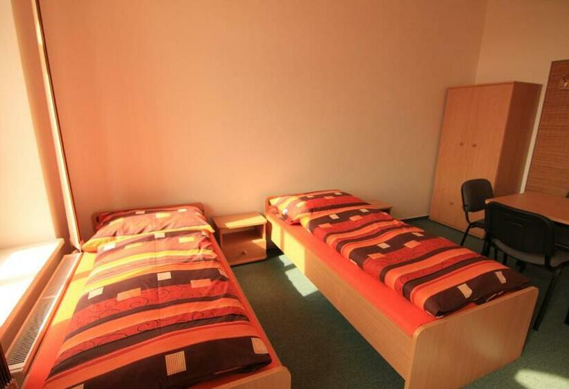 اتاق استاندارد با سرویس بهداشتی مشترک, Ubytovani Rico